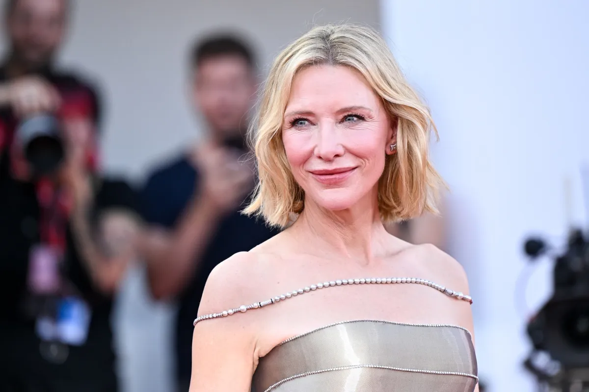 كيت بلانشيت Cate Blanchett بعقد فاخر من اللؤلؤ (مصدر الصورة: tephane Cardinale - Corbis/Corbis via Getty Images)