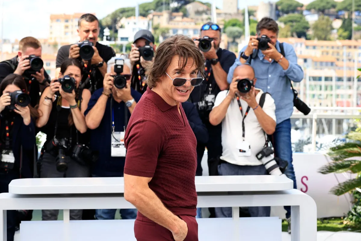 توم كروز في قصر المهرجانات بمدينة كان الفرنسية (tom cruise at the Palais de Festival in Cannes, France). مصدر الصورة: Valery HACHE / AFP
