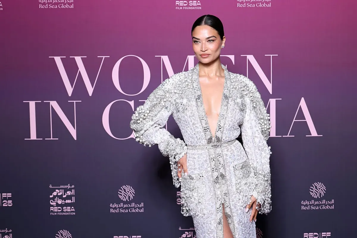 شانينا شايك- Shanina Shayk - Hoda Davaine/Getty Images for Red Sea Film Foundation)