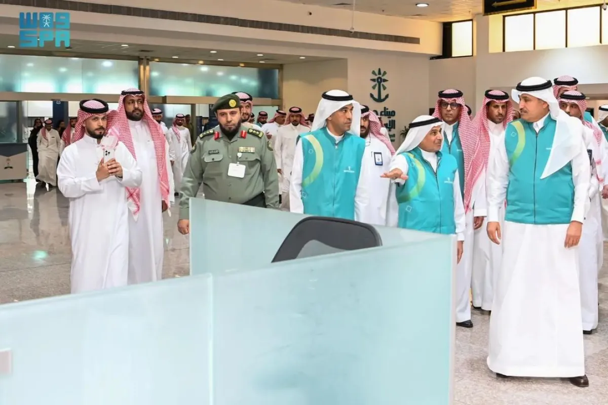 تضمنت الزيارة الاطلاع على أعمال الهيئة العامة للموانئ "موانئ" في ميناء جدة الإسلامي