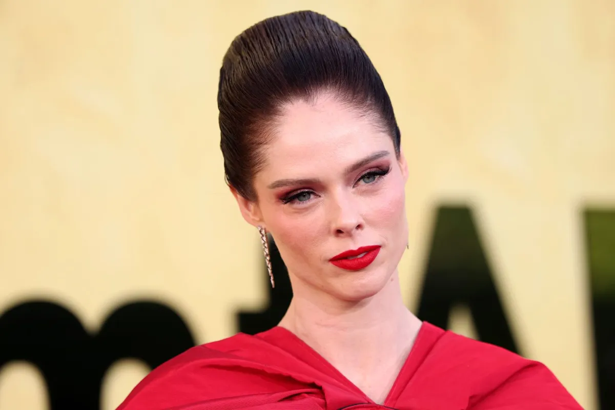 مكياج وتسريحات شعر النجمات في حفل أمفار 