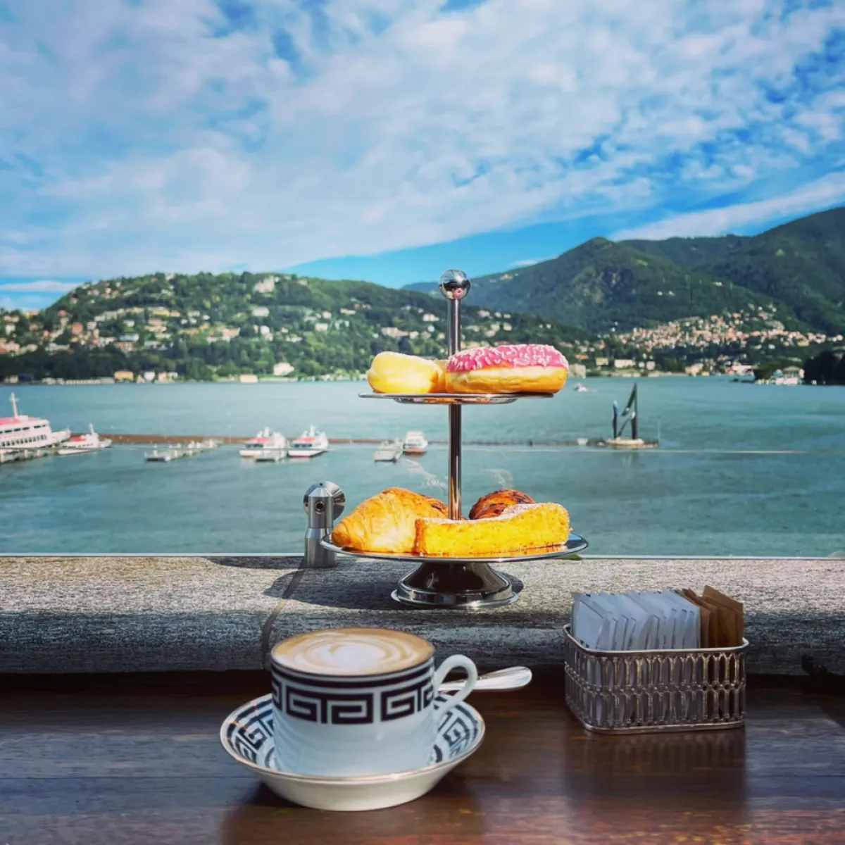 إطلالة خلابة من فندق فيستا لاجو دي كومو -الصورة من صفحة vistalagodicomo الرسمية على إنستغرام