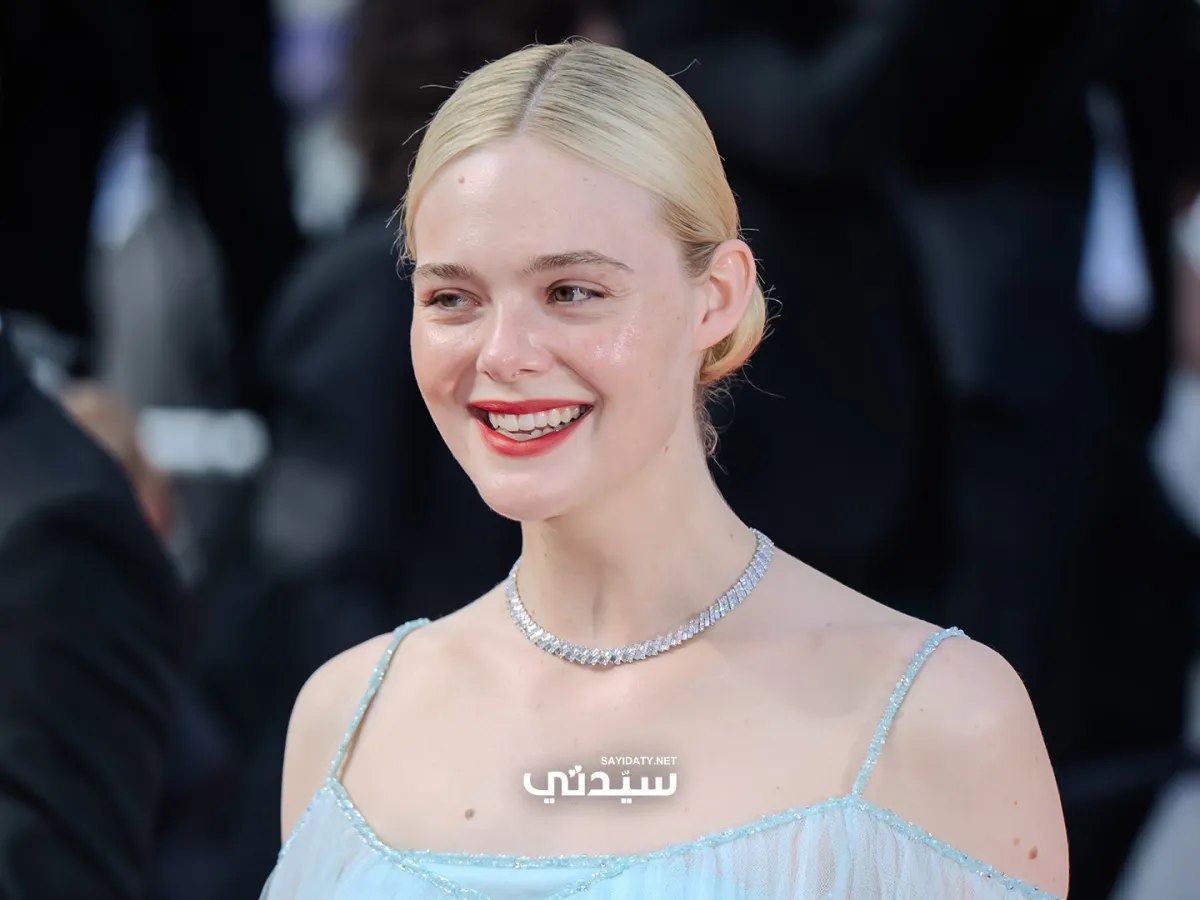 إيل فانينج بعقد تشوكر ألماسي في ختام مهرجان كان السينمائي 2025- تصوير يوسف بوهوش خاص سيدتي