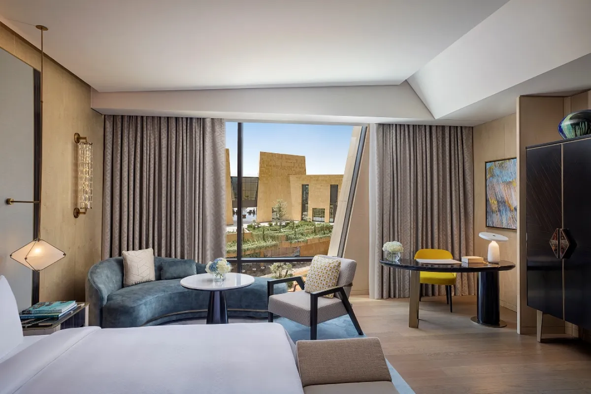 غرفة عصرية في فندق سانت ريجيس الرياض