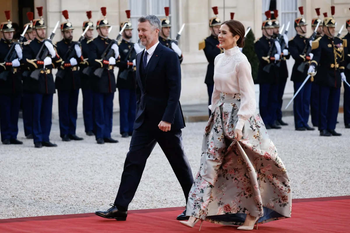 الملك فريدريك والملكة ماري في قصر الإليزيه الرئاسي (King Frederick and Queen Mary at the Élysée Palace). مصدر الصورة: Ludovic MARIN / AFP
