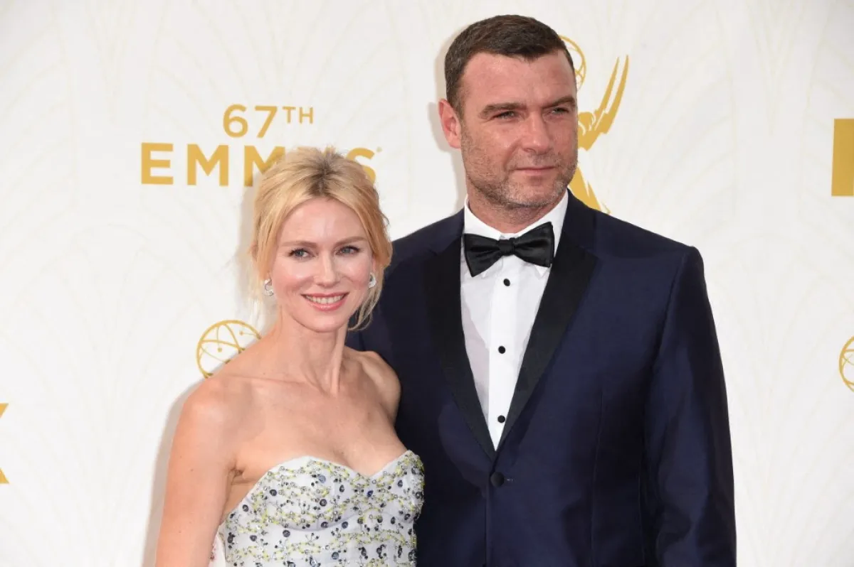 نعومي واتس وليف شرايبر في حفل توزيع جوائز إيمي السابع والستين في لوس أنجلوس (Naomi Watts and Liev Schreiber at the 67th Primetime Emmy Awards in Los Angeles ). مصدر الصورة:MARK RALSTON / AFP