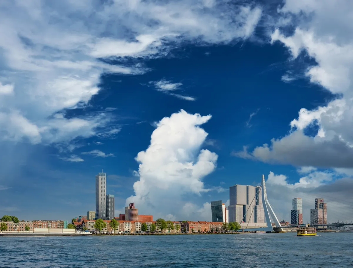 إطلالة على مدينة روتردام 