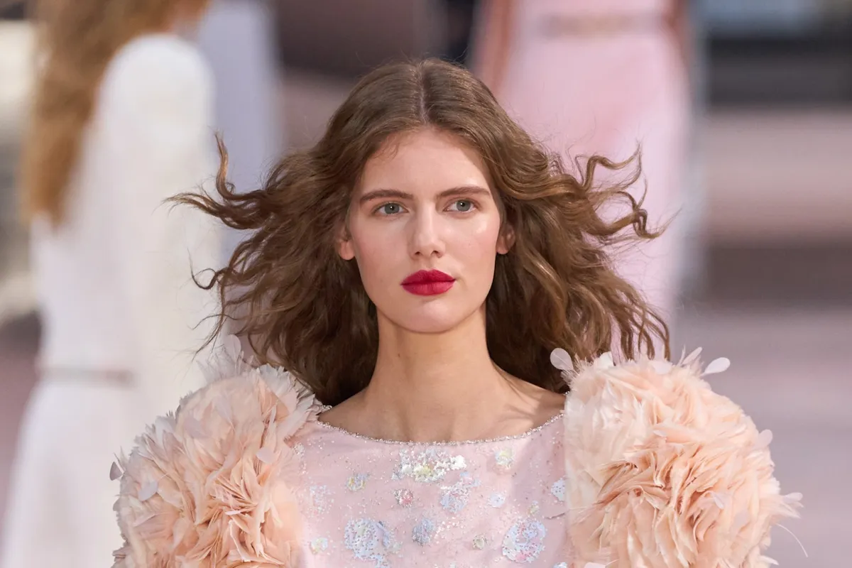 من عرض أزياء شانيل Chanel-  الصورة من © Launchmetrics/Spotlight