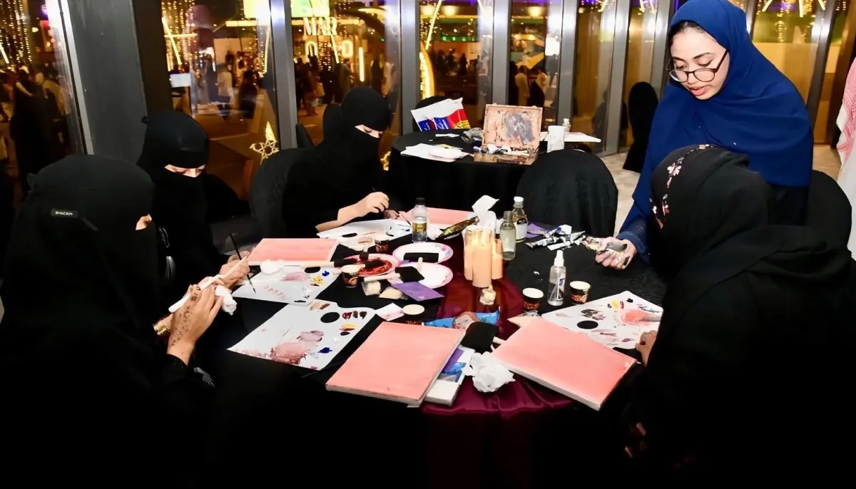 جامعة أم القرى تسجل 4 براءات اختراع في مجالي تصميم الأزياء والفنون البصرية - الصورة من واس