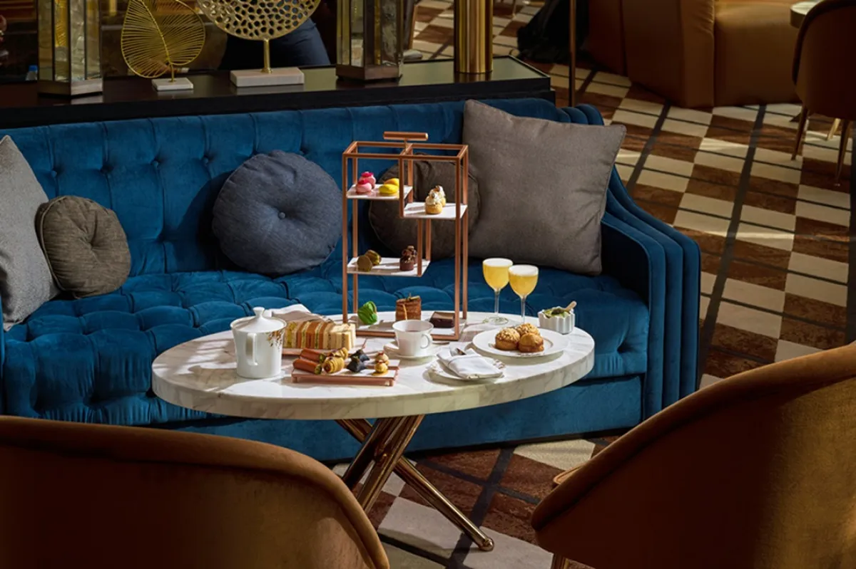 ميت مي أت ذا كلوك في ردهة بيكوك آلي بدبي