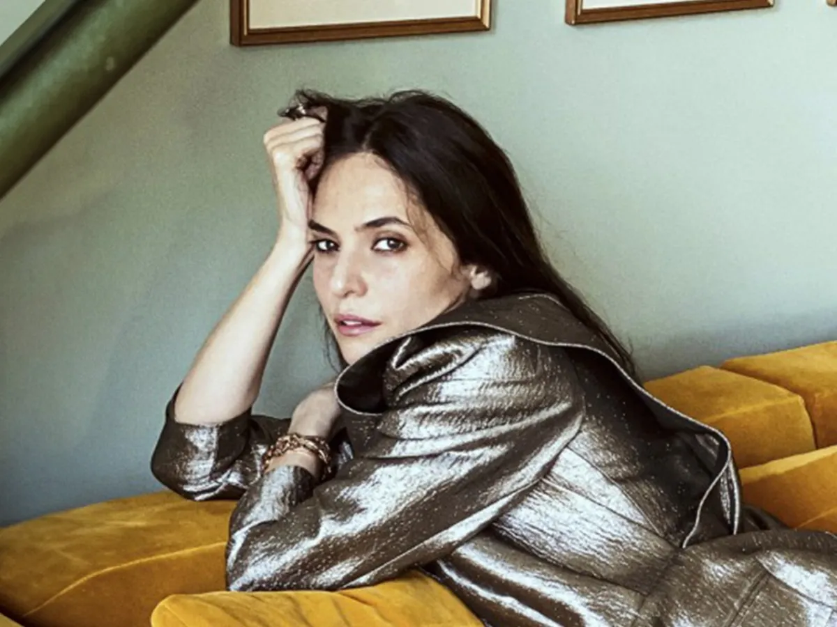 كارين طويل مؤسسة كارولين لانغ Karoline Lang - الصورة من العلامة  