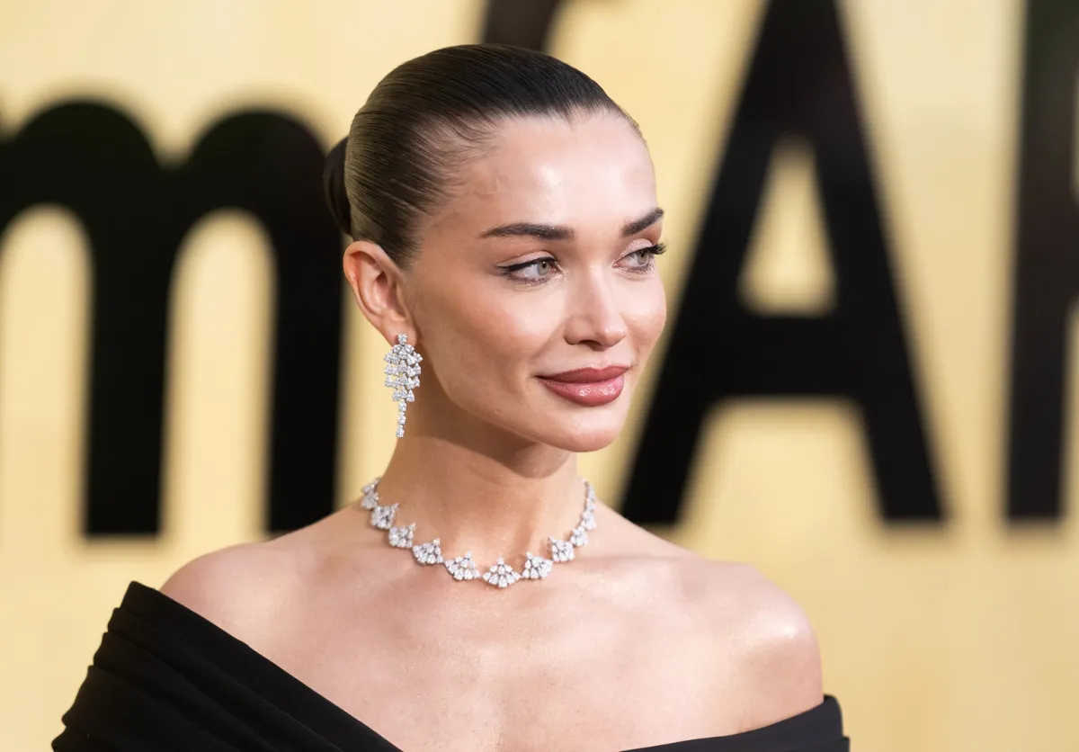 إيمي جاكسون في حفل أمفار 2025 (مصدر الصورة: Samir Hussein/WireImage Via Getty Images)