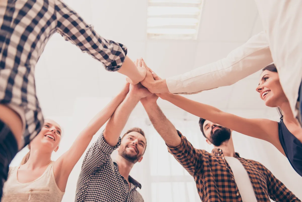 تأثير الأصدقاء على القرارات المستقبلية