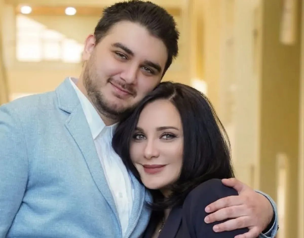 سلاف فواخرجي ونجلها حمزة رمضان- الصورة من حساب حمزة على إنستغرام