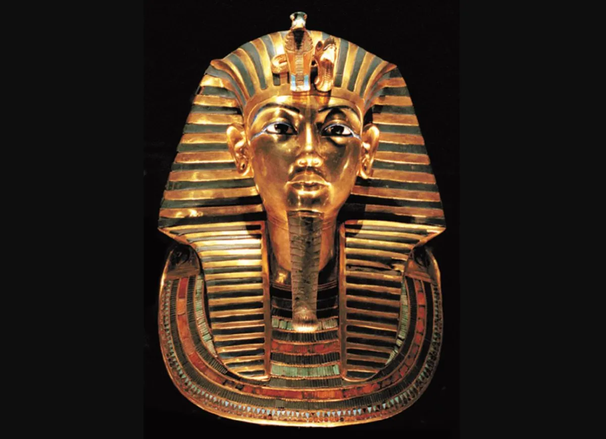 نقل القناع الذهبي لتوت عنخ آمون للمتحف المصري الكبير - الصورة من الموقع الرسمي للمتحف المصري بميدان التحرير