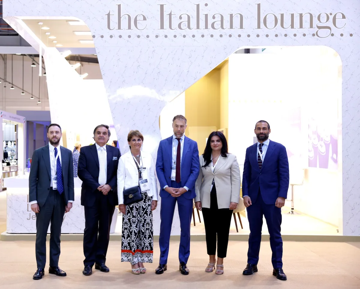 الجناح الإيطالي في معرض الشارقة للمجوهرات والساعات