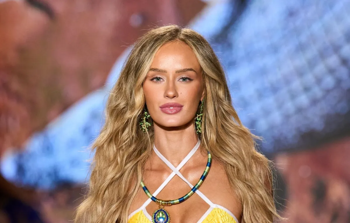 خطوات العناية بالشعر في أثناء السباحة وبعدها