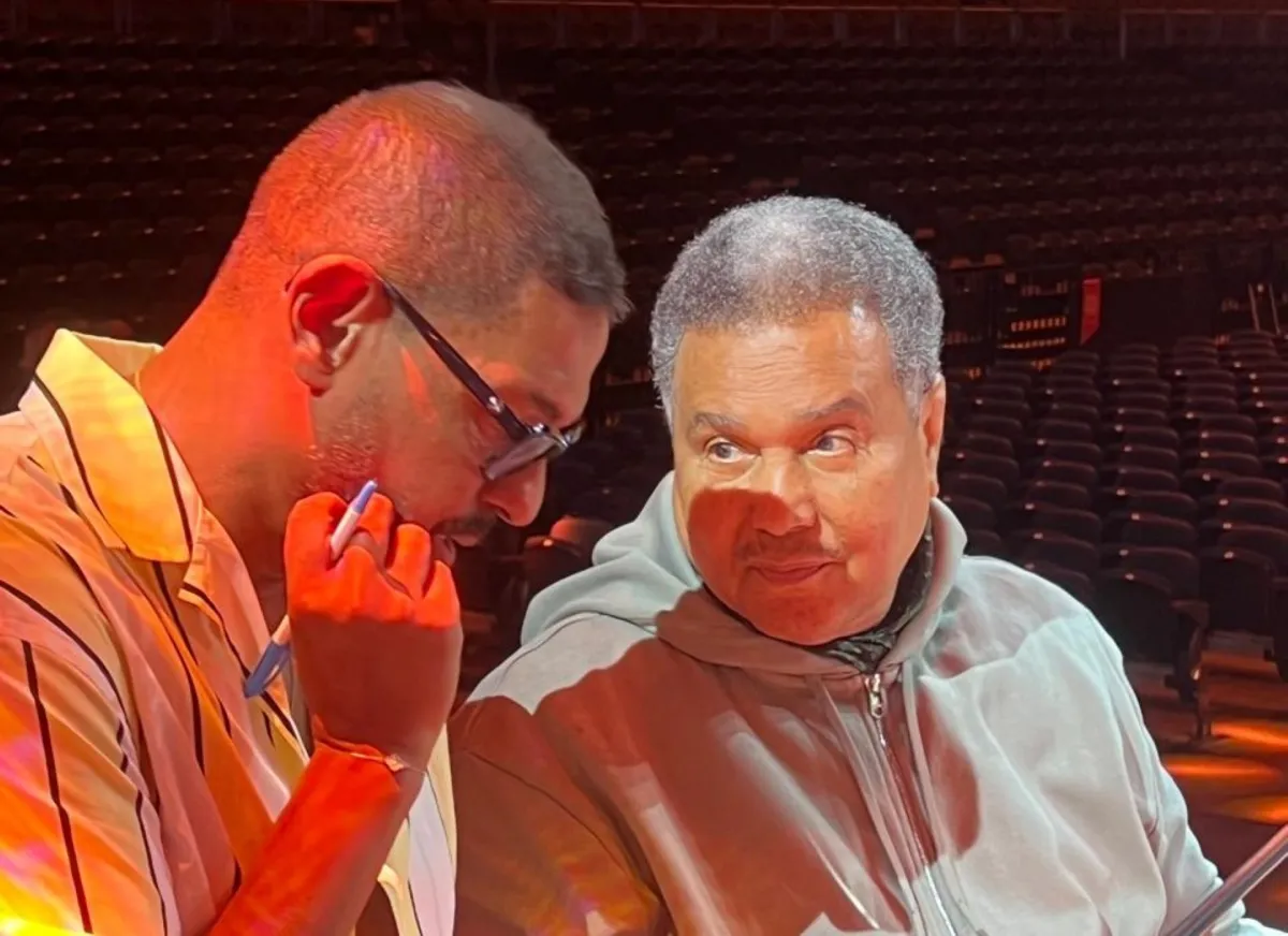 محمد عبده وهاني فرحات من بروفات الحفل - الصورة من المكتب الصحفي للموسيقار هاني فرحات