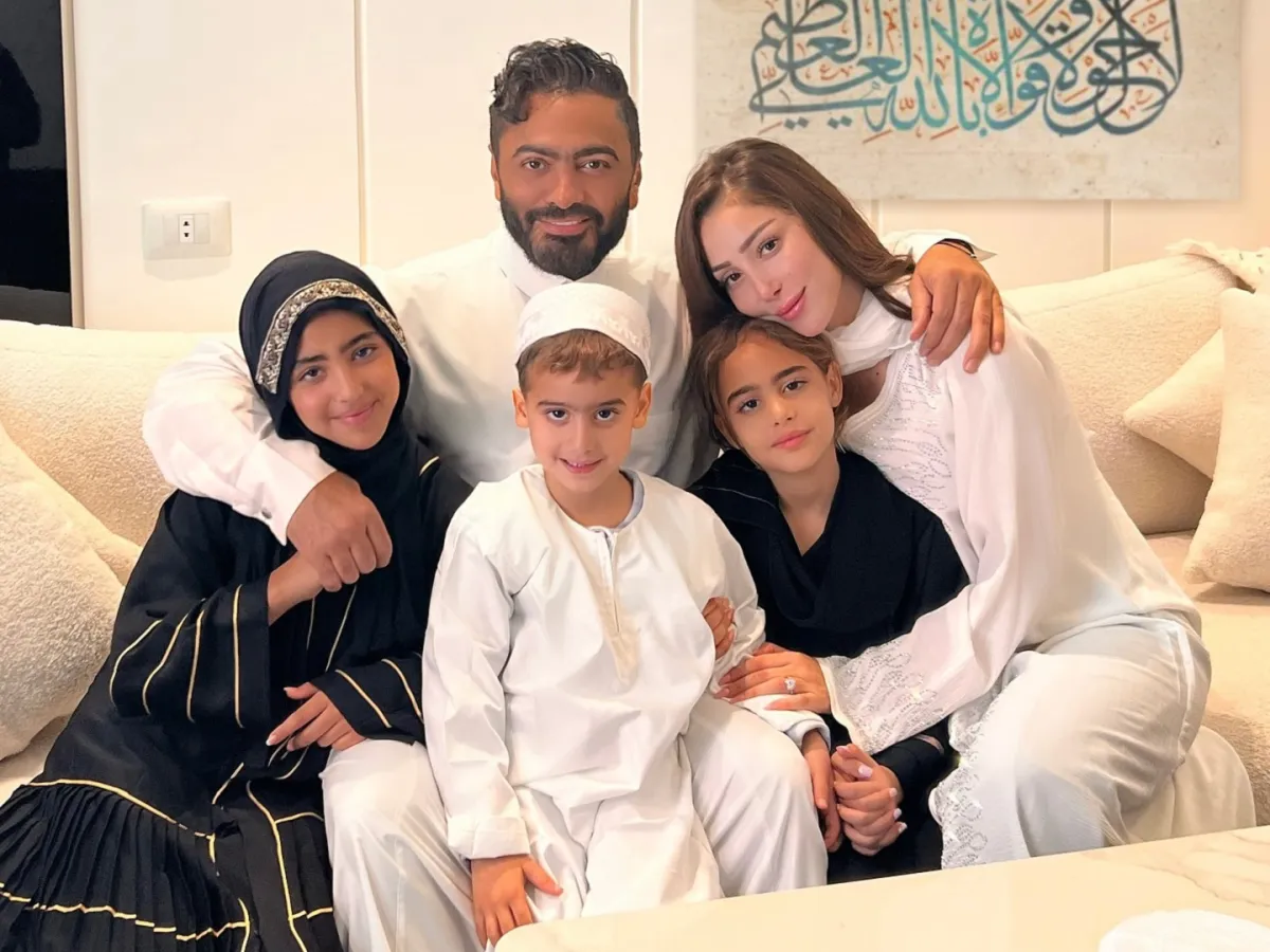 تامر حسنى مع أولاده وطليقته بسمة بوسيل- الصورة من حسابه على إنستغرام