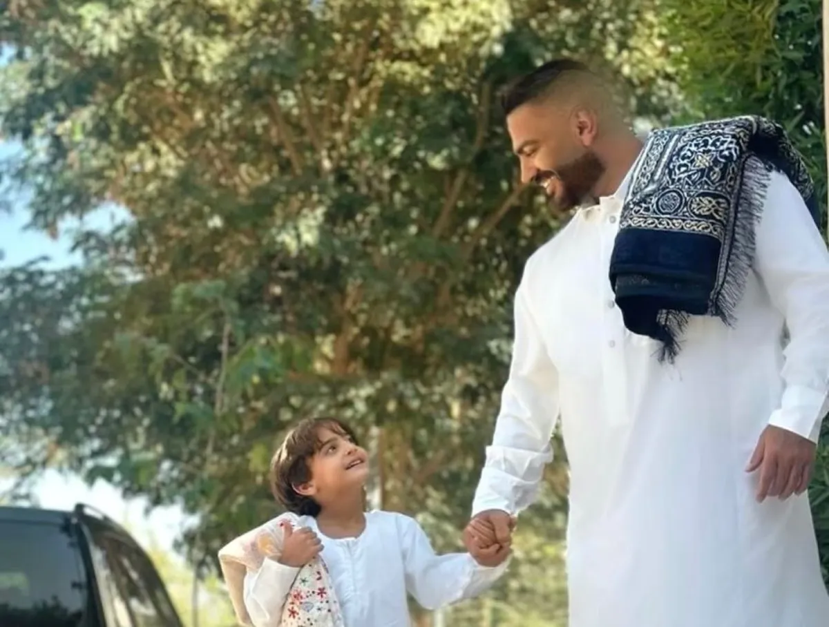 تامر حسني مع ابنه آدم - الصورة من حساب تامر على إنستغرام
