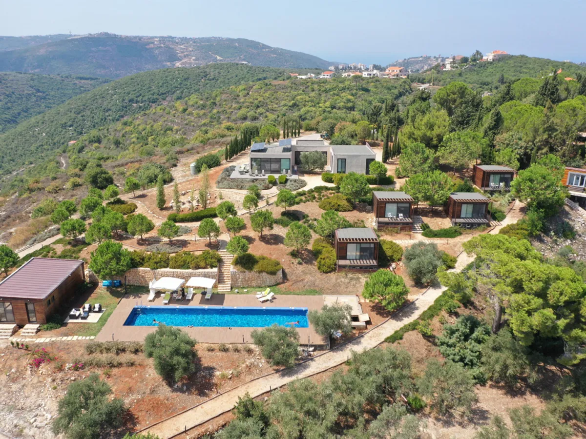 سياحة الاسترخاء فن الاستسلام للسكينة