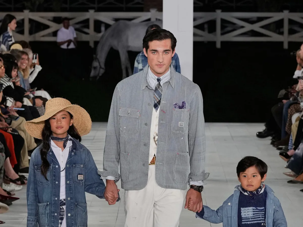 إطلالة من رالف لورين Ralph Lauren - الصورة من Launchmetrics/Spotlight ©