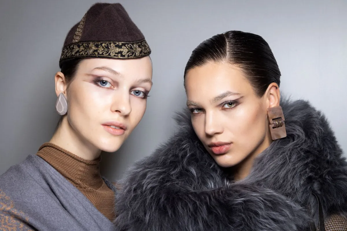 الفرق بين مكياج البشرة السمراء والبشرة البيضاء