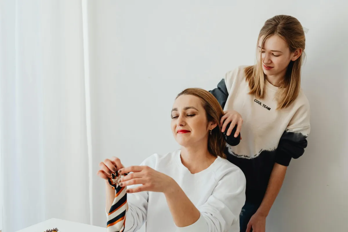 حلم تمشيط الشعر في المنام - الصورة تعبيرية  