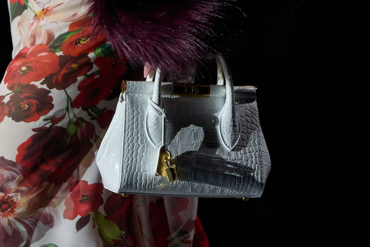 حقيبة سهرة صغيرة