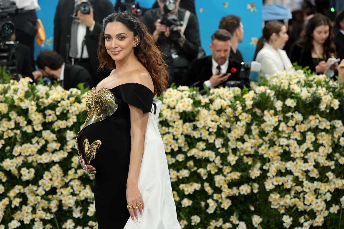 كيارا أدفاني في حفل ميت غالا (Kiara Advani at the Met Gala). مصدر الصورة: Savion Washington / GETTY IMAGES NORTH AMERICA / Getty Images via AFP