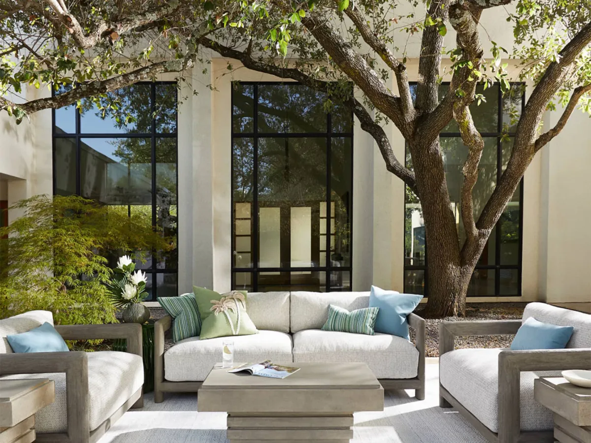 جلسة خارجية من نيمان ماركوس Neiman Marcus