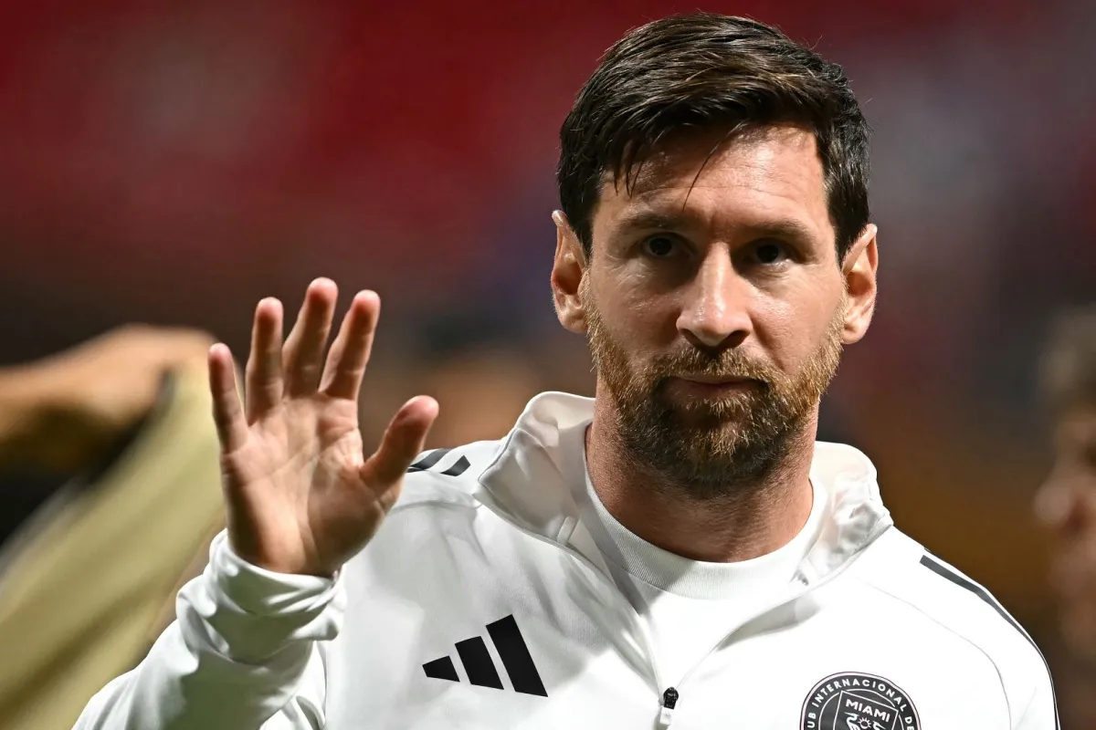ليونيل ميسي في ملعب مرسيدس بنز في أتلانتا (Lionel Messi at the Mercedes-Benz stadium in Atlanta). مصدر الصورة: Paul ELLIS / AFP