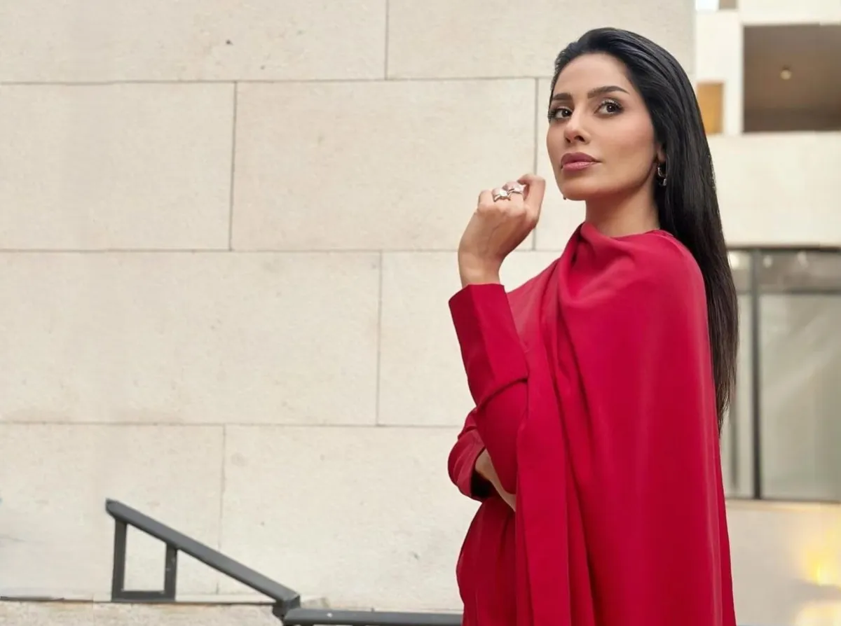 إلهام علي ترتدي من تنسيق خبير المظهر نجاد عبد الله