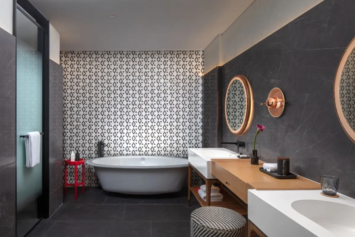 حمّام جناح أنداز – تفاصيل راقية تجمع بين الرفاهية والتصميم العصري