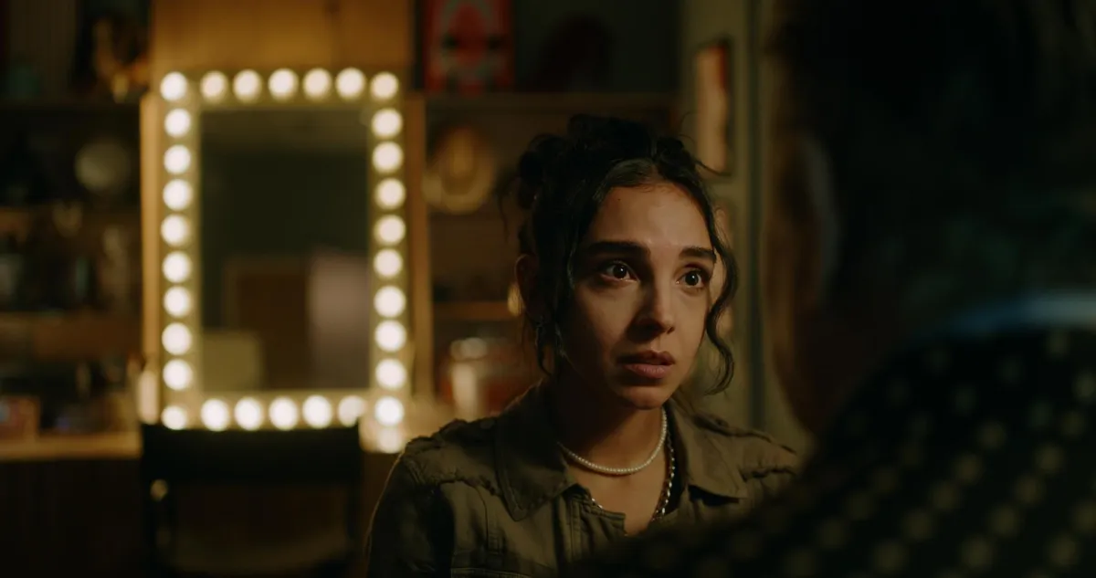 سلمى أبوضيف في كواليس الفيلم- الصورة من حساب المخرج كريم شعبان على فيس بوك