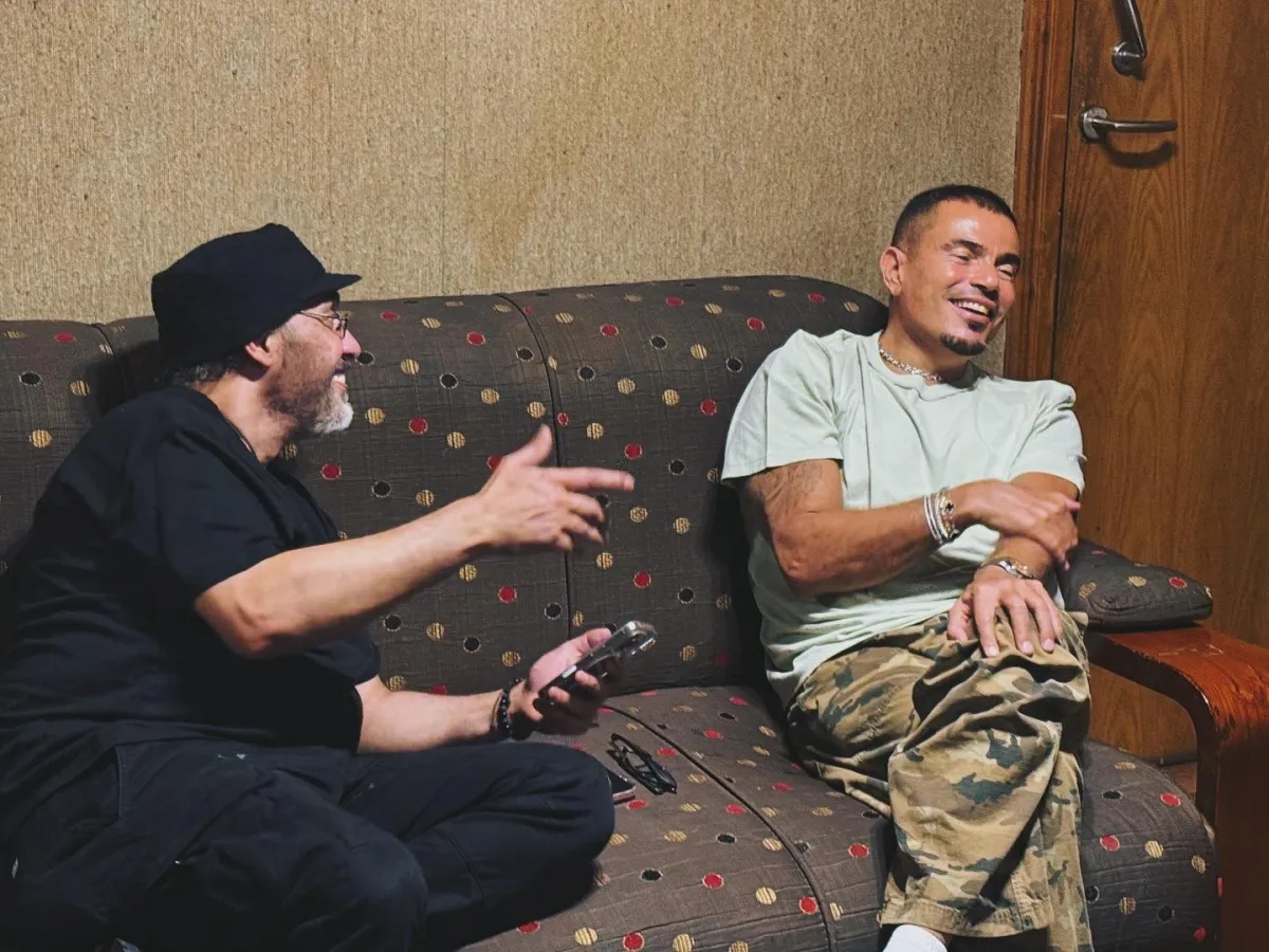 عمرو دياب برفقة عمرو مصطفى - الصورة من صفحة عمرو مصطفى على فيسبوك