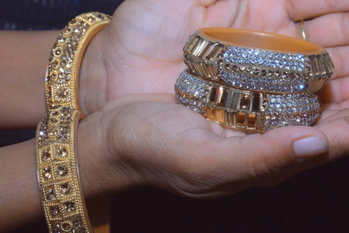 تفسير حلم لبس أسورة ذهب للمتزوجة