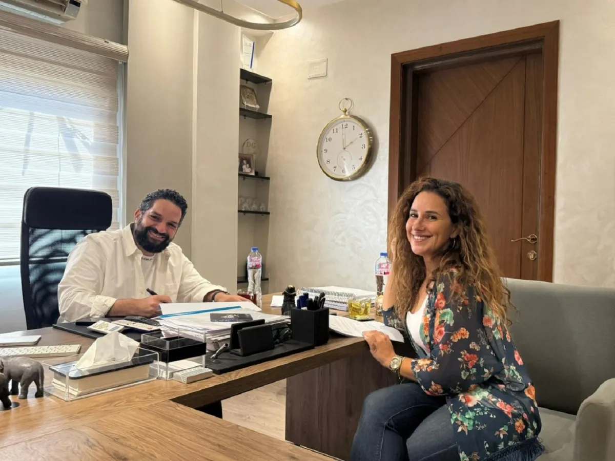 شيري عادل والمنتج كريم أبو ذكري -الصورة من المكتب الصحفي للفنانة شيري عادل