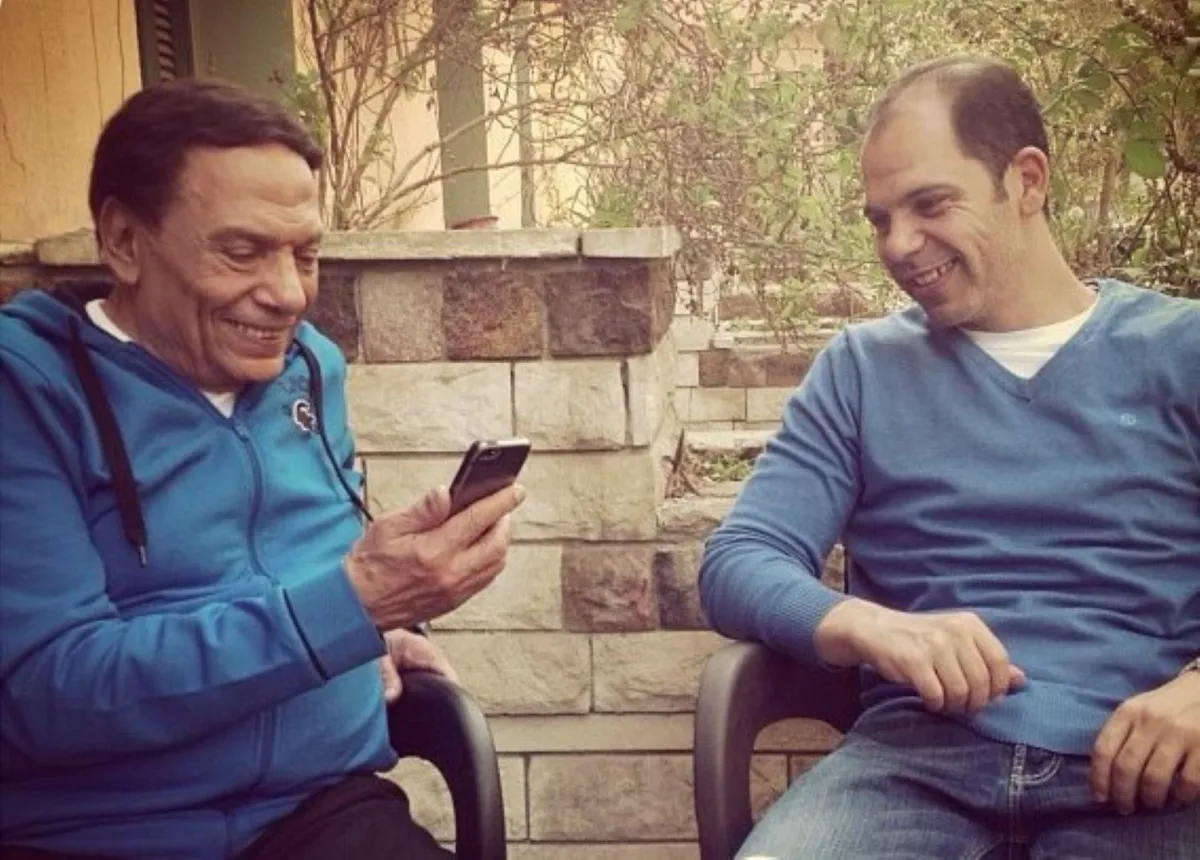 رامي إمام مع والده عادل إمام - الصورة من حساب رامي على إنستغرام