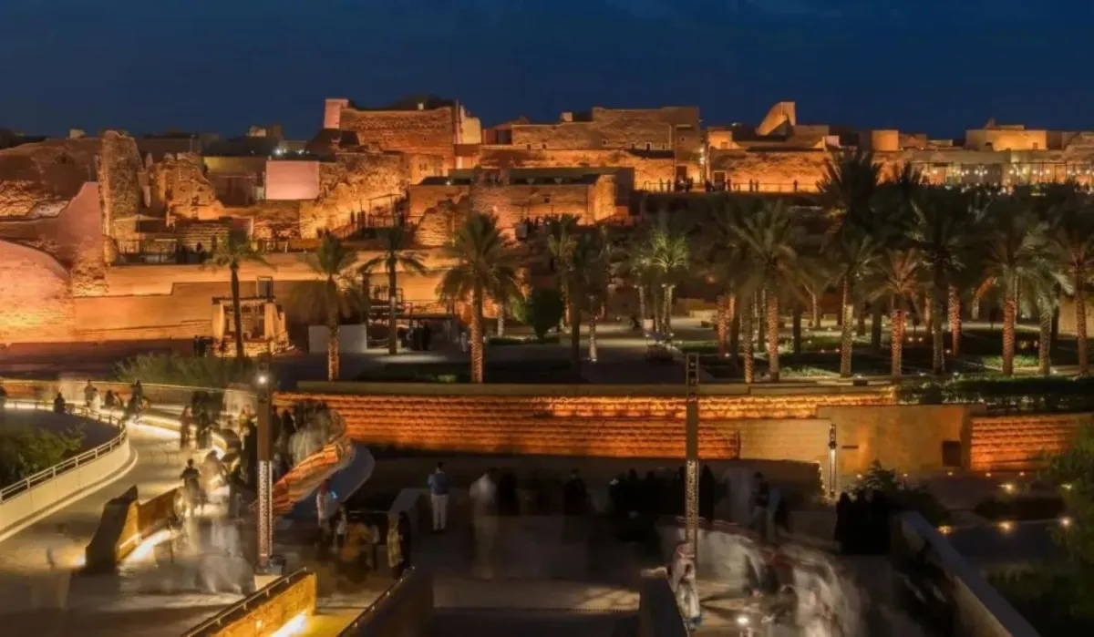 منطقة التصوير في حي جاكس بالدرعية توثّق لحظات الزوار وتعزز التجربة الترفيهية 