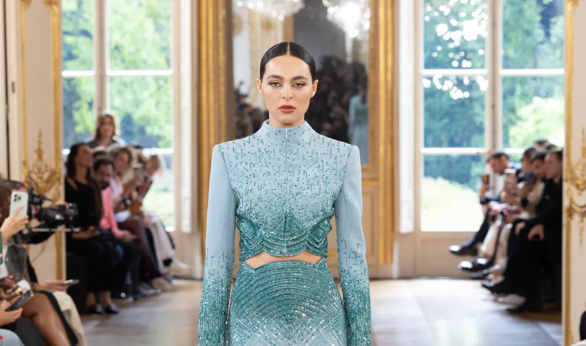 طوني ورد في أسبوع الموضة في باريس خريف وشتاء 2025 - 2026 - الصورة من العلامة 