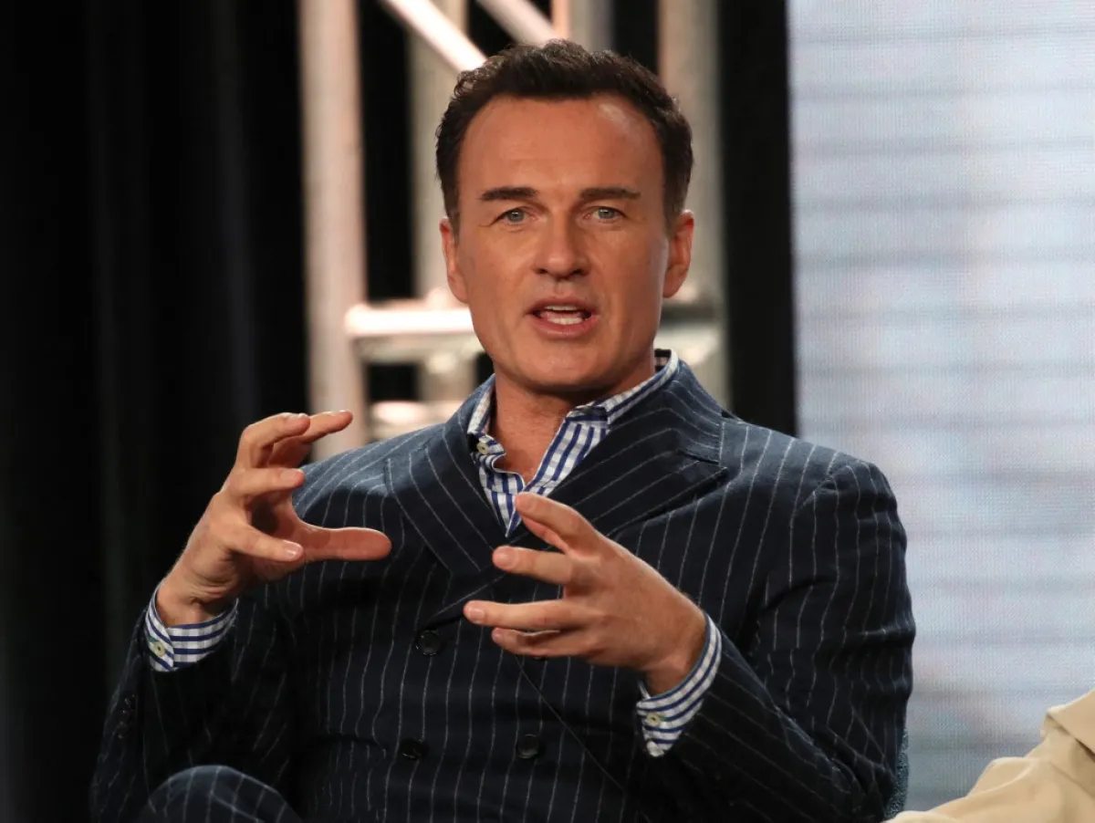 جوليان ماكماهون في فندق لانغهام هنتنغتون، باسادينا( Julian McMahon at The Langham Huntington, Pasadena ). مصدر الصورة: David Livingston / GETTY IMAGES NORTH AMERICA / Getty Images via AFP