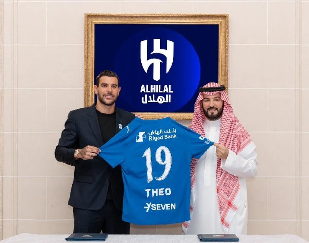  ثيو هيرناديز في صفوف الهلال رسميًا لـ3أعوام - الصورة من حساب نادي الهلال السعودي على منصة إكس