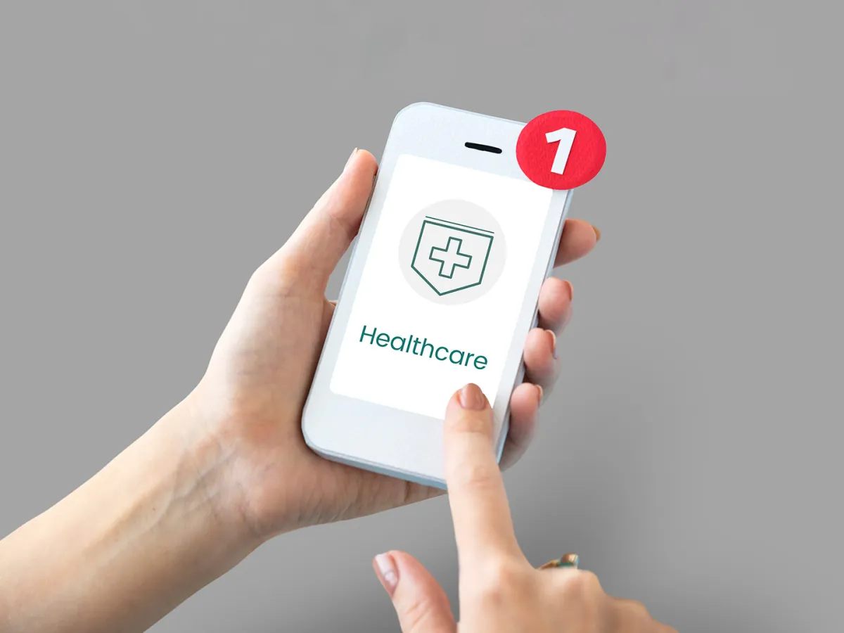 تجربتي في استخدام تطبيقات تتبع الصحة إيجابية ومفيدة Image by rawpixel.com on Freepik