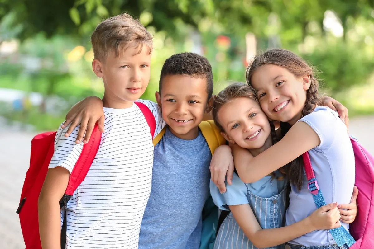 صورة لمجموعة من الأطفال