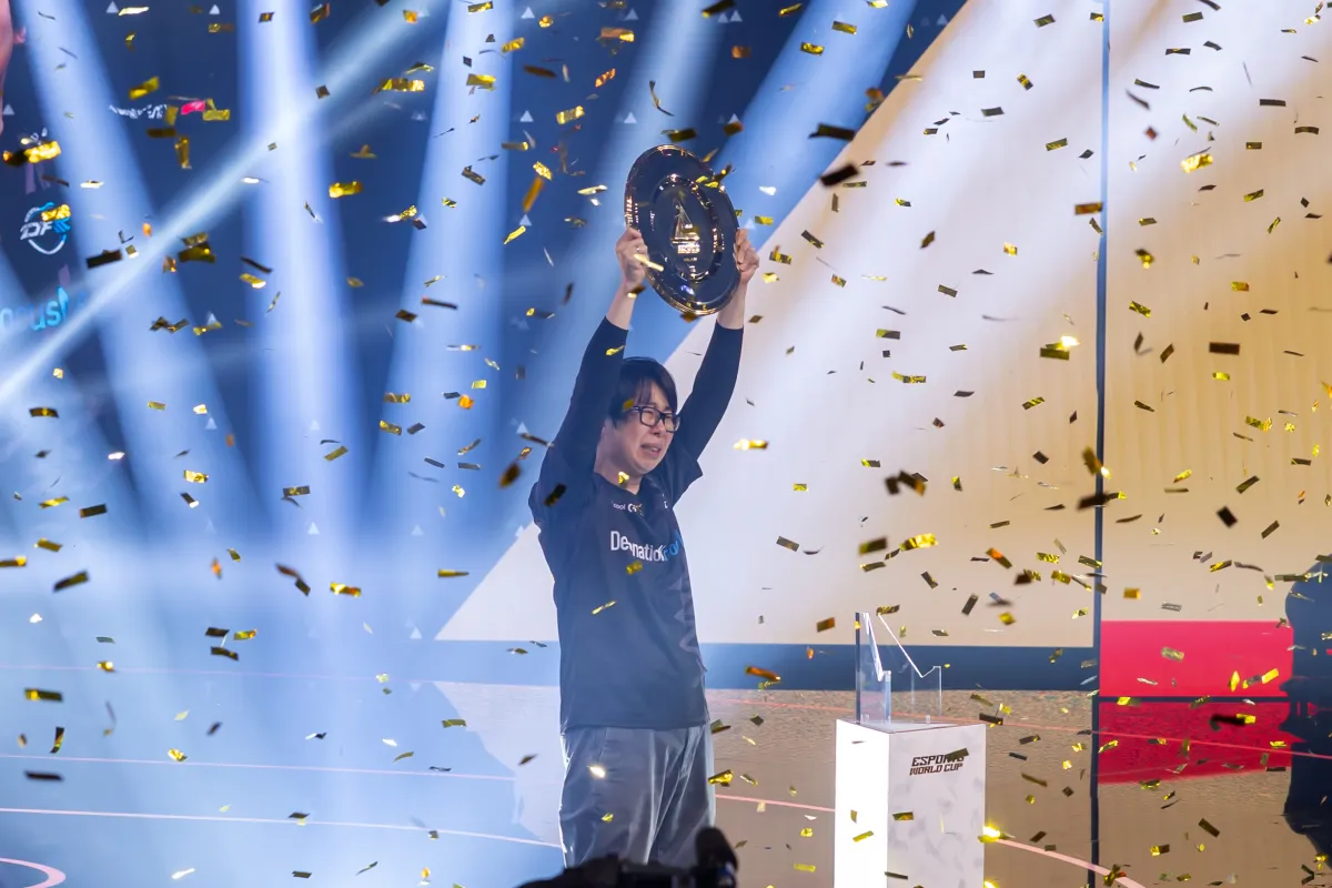 GO1 بطل بطولة Fatal Fury . الصورة من الحساب الرسمي لكأس العالم للرياضات الإلكترونية على منصة x