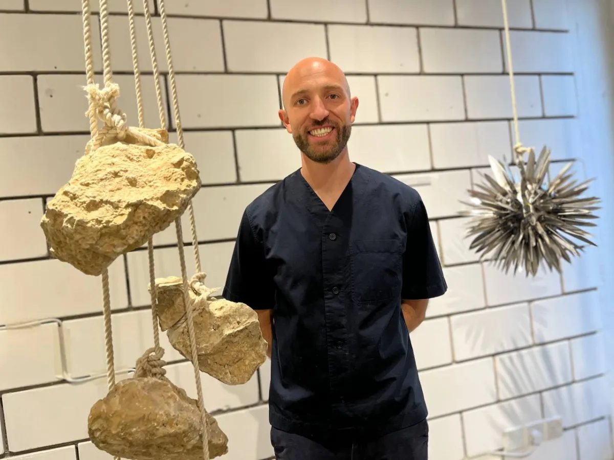 الفنان البريطاني جيمس واغستاف 