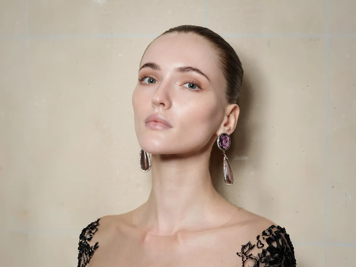 اختيار وتطبيق البودرة المضغوطة كالمحترفات