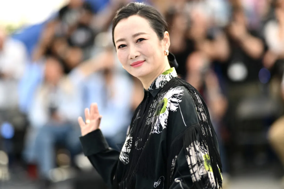 Zhao Tao عضو لجنة تحكيم المسابقة الدولية – مصدر الصورة CHRISTOPHE SIMON / AFP