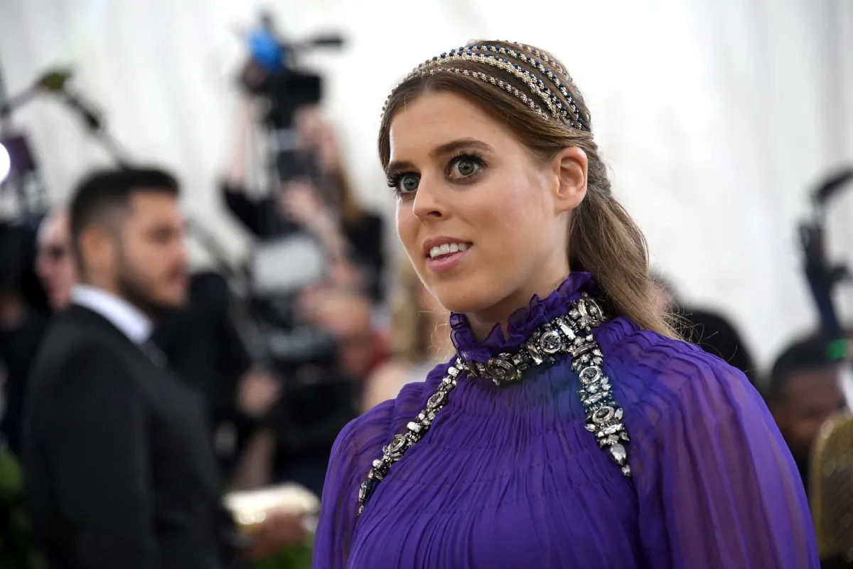 الأميرة بياتريس في متحف متروبوليتان في مدينة نيويورك (Princess Beatrice at The Metropolitan Museum in New York City). مصدر الصورة: Noam Galai/Getty Images for New York Magazine/AFP